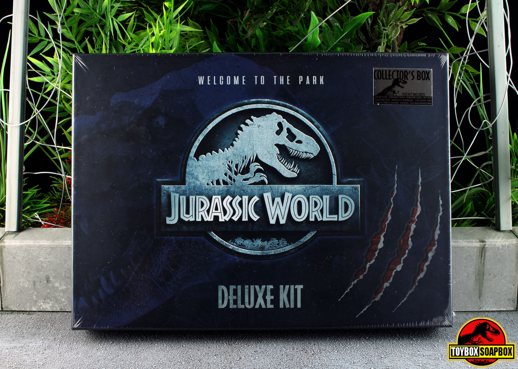 Spared No Expense Jurassic World Deluxe Welcome Kit Toybox Soapbox