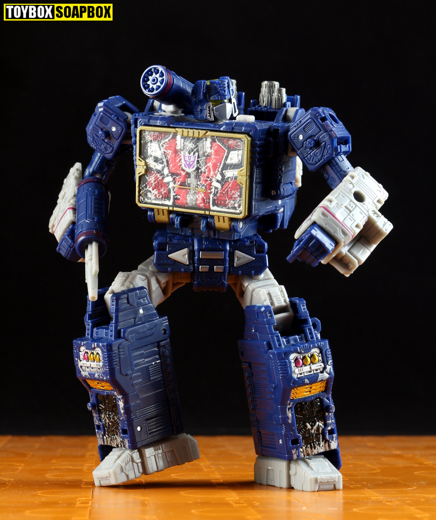 Transformers siege soundwave release cheap date