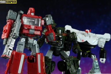 siege ironhide transformers hound prowl review