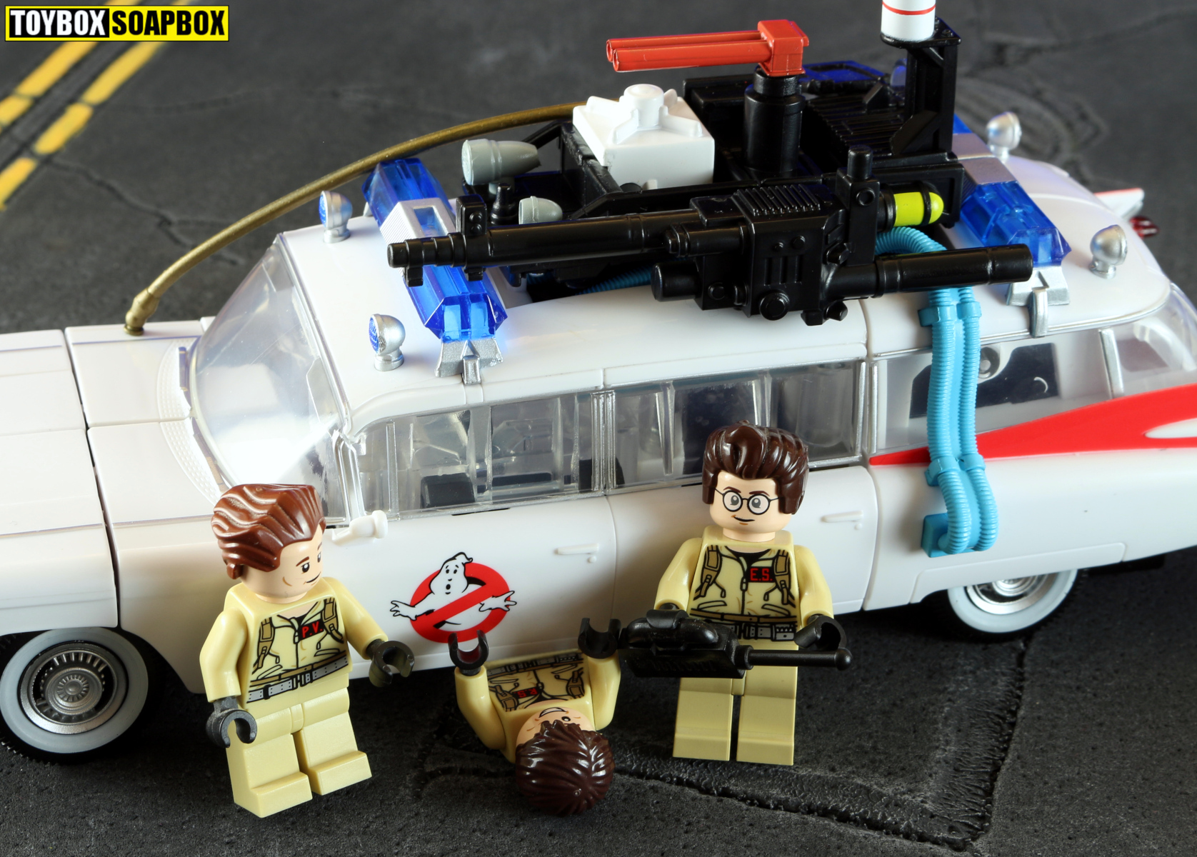 ectotron proton pack roof with lego ghostbusters