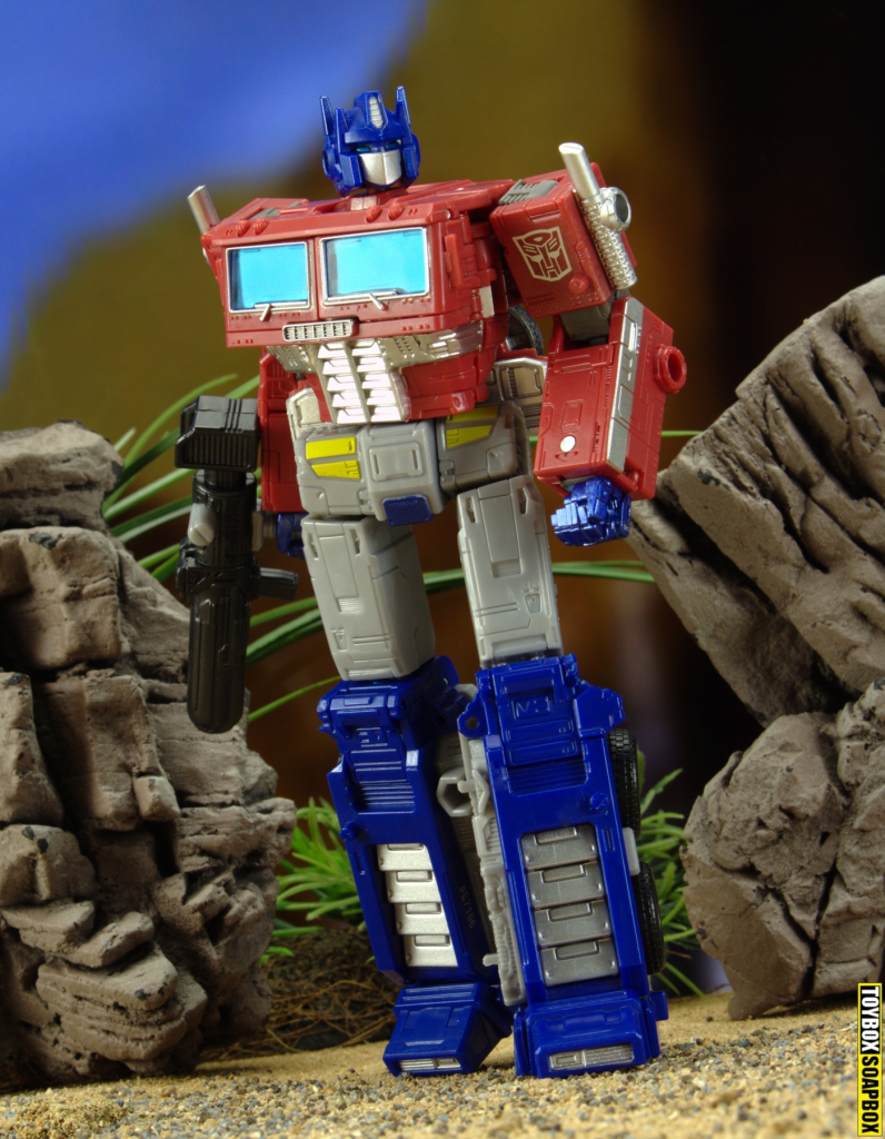 transformers earthrise leader optimus prime robot mode