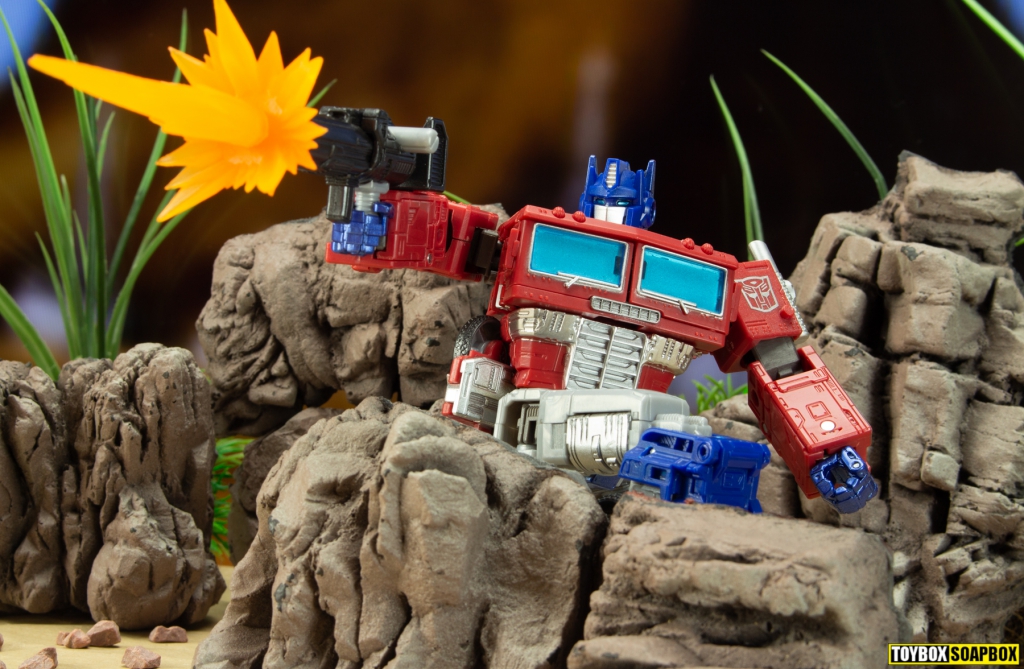 voyager-earthrise-optimus-prime-siege-blast-effect