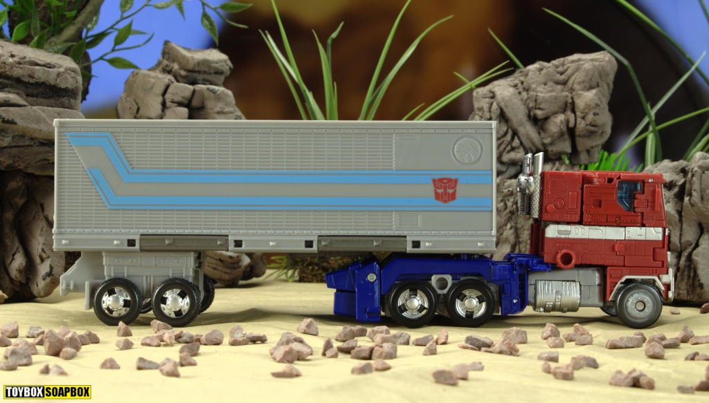 transformers earthrise optimus prime truck side