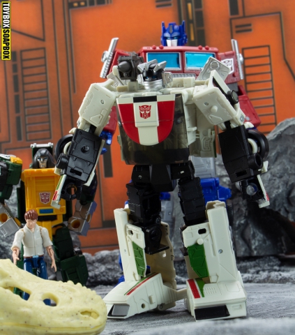 Earthrise wheeljack discovers dinobots