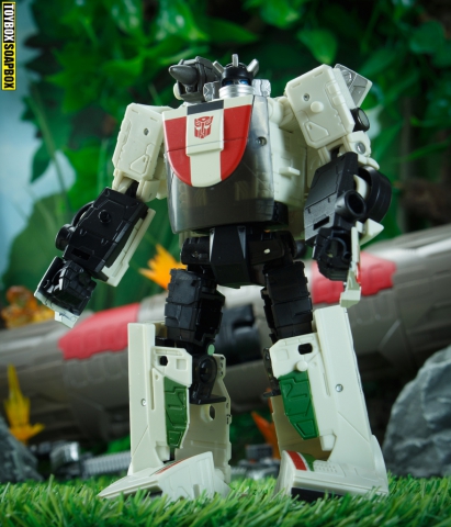 earthrise wheeljack and omega supreme