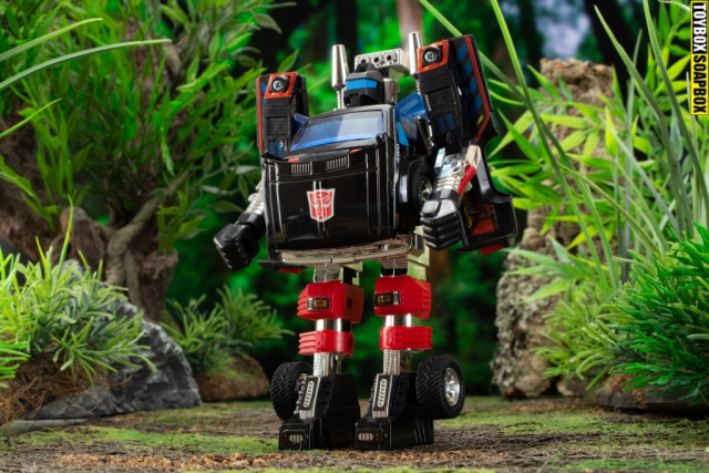 Trailbreaker-takara-encore-transformers-review-bot-mode