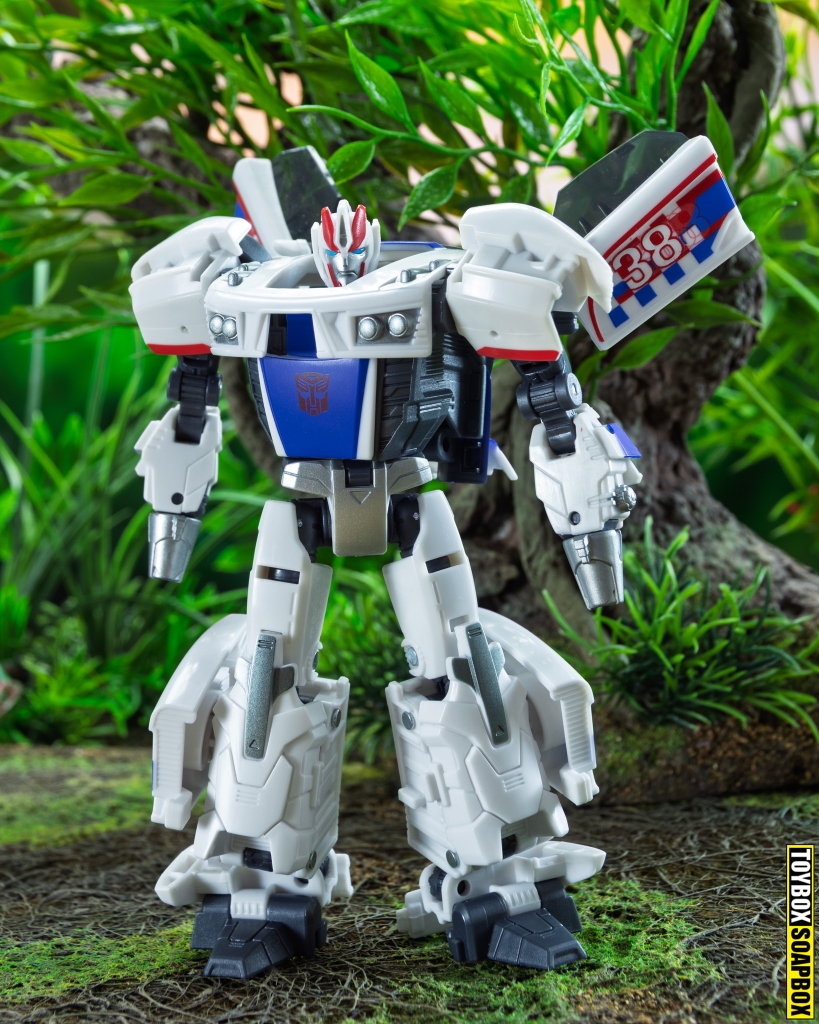 Transformers prime Age of the primes smokescreen in robot mode with guns