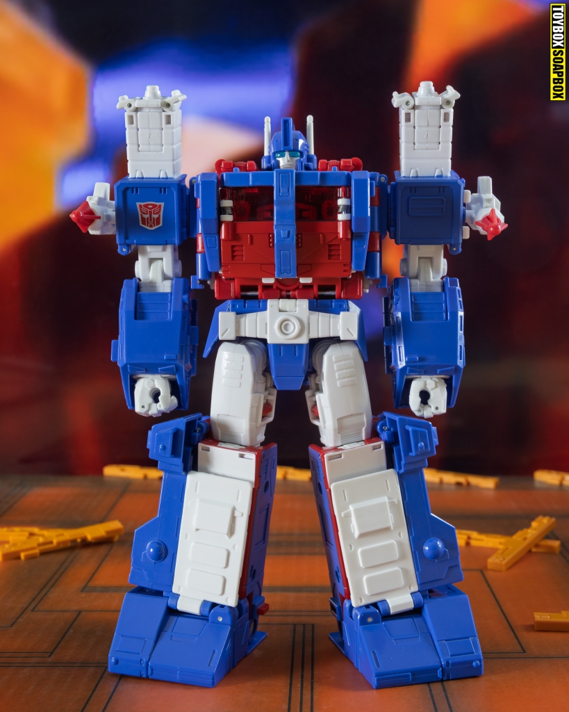 studio series 86 ultra magnus with witwiqi shoulder upgrades installed