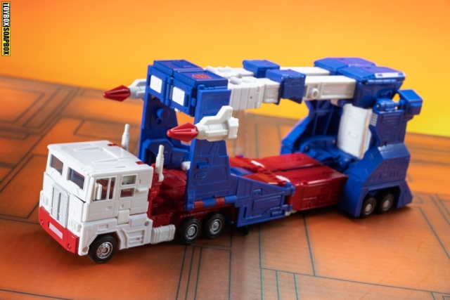 witwiki studio series 86 ultra magnus upgrade kit truck mode3 transformers ss86 ultra magnus in truck mode with witwiqi studios upgrades applied